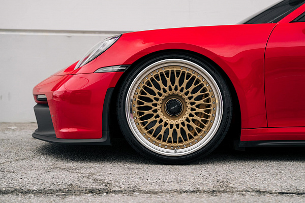 Фото дисков Brixton Forged TR20 Сатиновое золото на Porsche 911 VIII