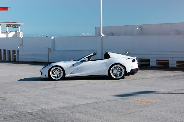 Фото дисков Anrky S3-X3 Белый глянец на Ferrari 812