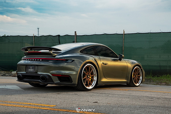 Фото дисков Anrky AN33 Сатиновая бронза на Porsche 911 VIII