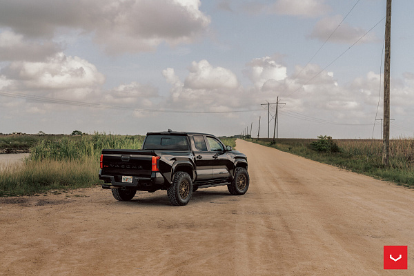 Фото дисков Vossen HFX-1 (6-Lug) Сатиновая бронза на  Toyota Tacoma IV
