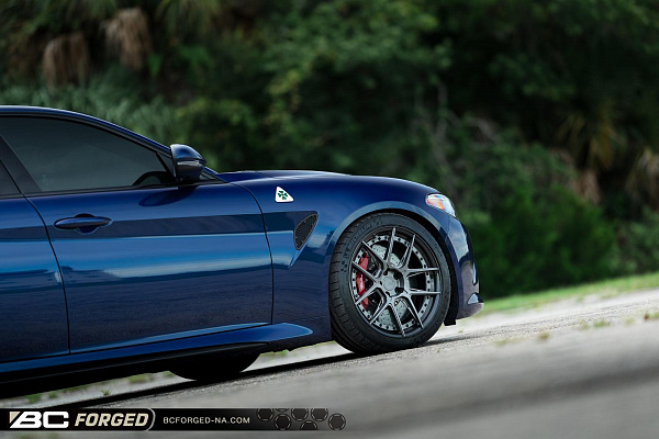 Фото дисков BC Forged HCA381 Сатиновый графит на Alfa Romeo Giulia II (952)