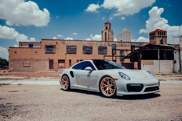 Фото дисков Strasse Wheels SM5RT Deep Concave Duoblock Сатиновая шампань на Porsche 911 VII