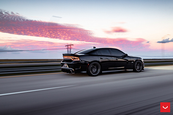 Фото дисков Vossen HF-3 Глянцевый графит на Dodge Charger VII