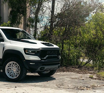 Фото дисков Vossen HF6-5 на Ram 1500 V
