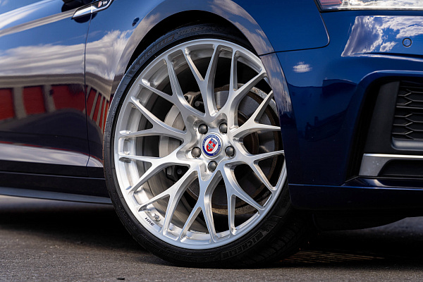 Фото дисков HRE 520M Глянцевый лак на Audi A/S/RS 5 (F5)