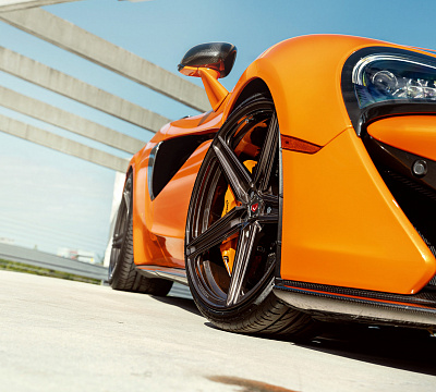 Фото дисков Vossen M-X5 на McLaren 570S