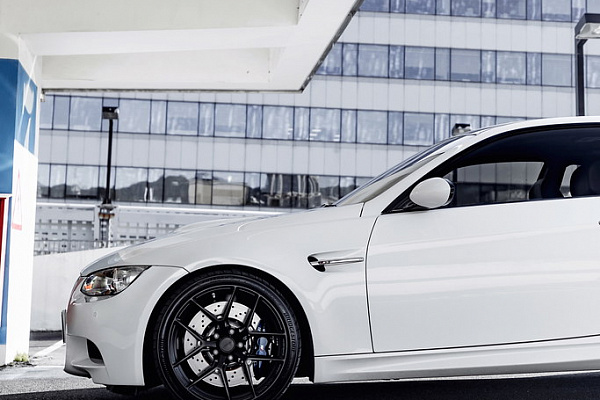 Фото дисков MRR NES SS-1.1 Черный глянец на BMW 3/M3 (E90)