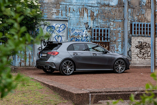 Фото дисков BRABUS Monoblock R Глянцевый графит на Mercedes-Benz A-Class (W177)