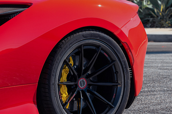 Фото дисков Brixton Forged R11-R Черный сатин на Ferrari F8