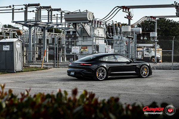Фото дисков Vossen RS74 Глянцевый тонированный лак на Porsche Taycan I