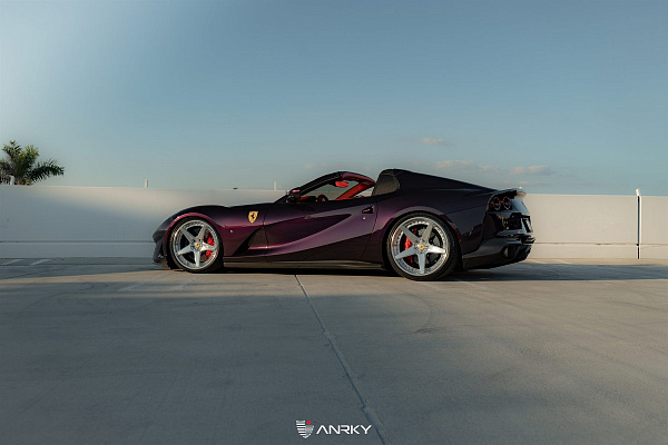 Фото дисков Anrky RS5.3 Полированный лак на Ferrari 812
