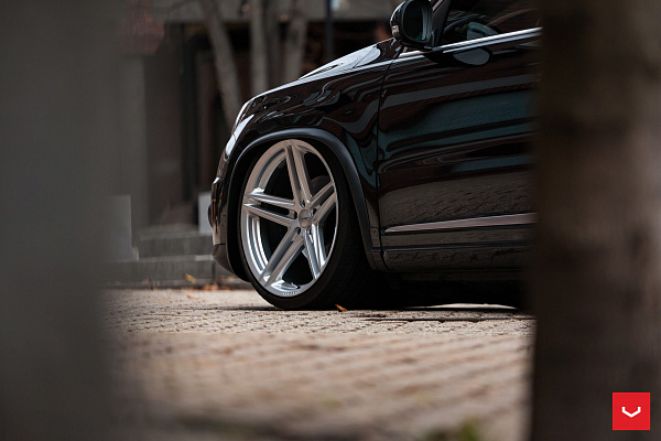 Фото дисков Vossen VFS-5 Серебро на Volkswagen Tiguan I