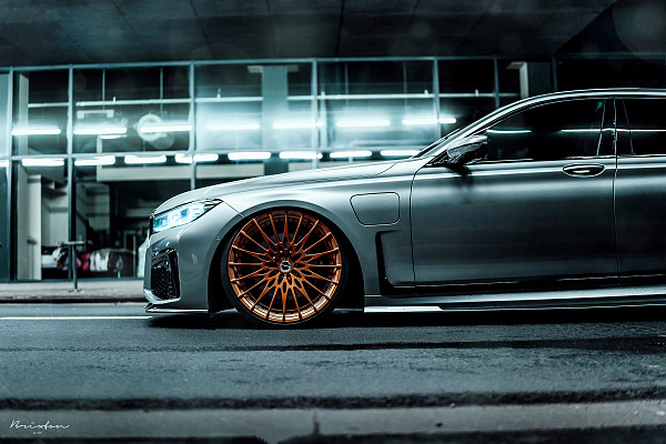 Фото дисков Brixton Forged HS1 Сатиновая медь на BMW 7 (G11/G12)