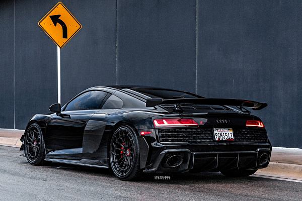 Фото дисков Strasse Wheels SV15FF Deep Concave FS Другой цвет на Audi R8 (4S)