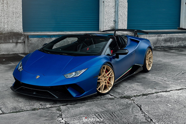 Фото дисков Anrky S1-X2 Сатиновое золото на Lamborghini Huracan