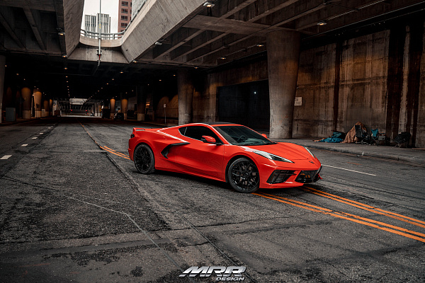 Фото дисков MRR FS01 Черный глянец на Chevrolet Corvette C8