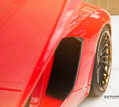 Фото дисков Strasse Wheels SV15T Deep Concave FS на Lamborghini Aventador