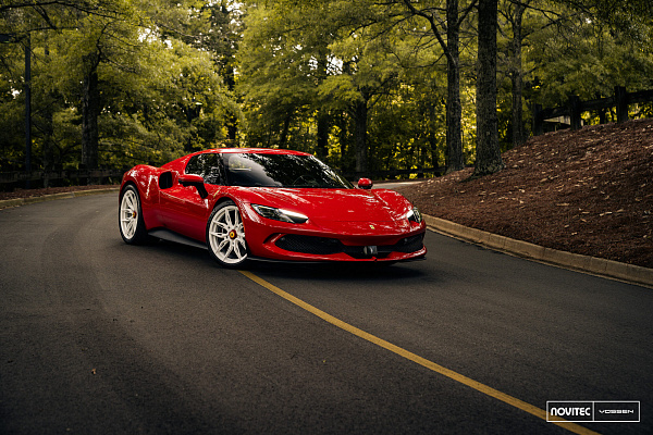 Фото дисков NOVITEC NF11 Белый глянец на Ferrari 296