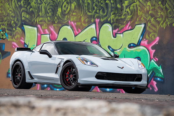 Фото дисков Strasse Wheels R10 Signature Черный сатин на Chevrolet Corvette C7
