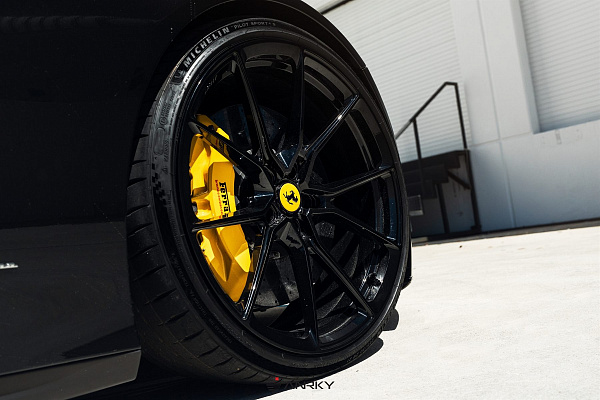 Фото дисков Anrky AN12 Черный глянец на Ferrari F12