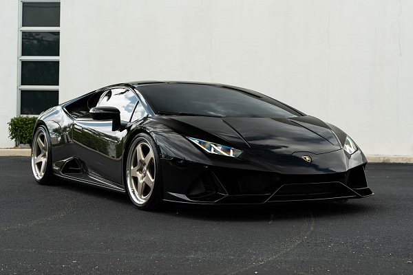 Фото дисков HRE 527 Сатиновая шампань на Lamborghini Huracan