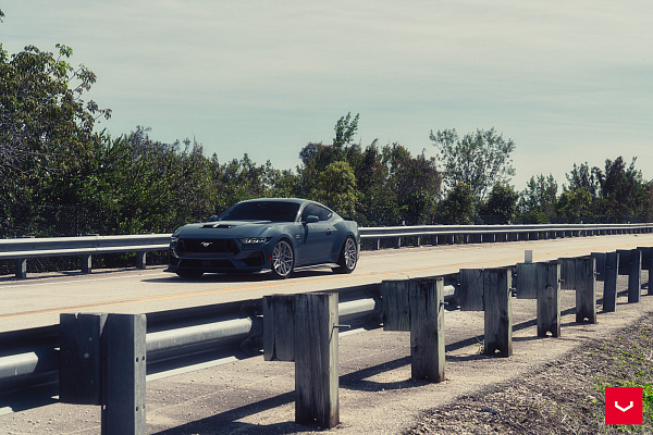 Фото дисков Vossen HF-7 Серебро на Ford Mustang VII