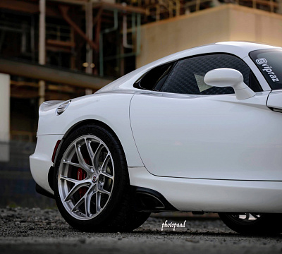 Фото дисков HRE R161 Lightweight на Dodge Viper