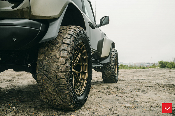 Фото дисков Vossen HFX-1 (6-Lug) Сатиновое темное золото на Ford Bronco