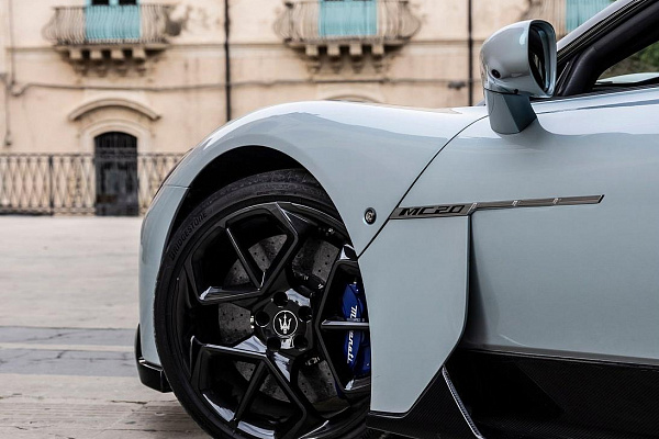 Фото дисков Maserati MC20 BIRDCAGE  на Maserati MC20