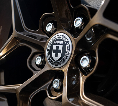 Фото дисков HRE FF11 на Chevrolet Corvette C8