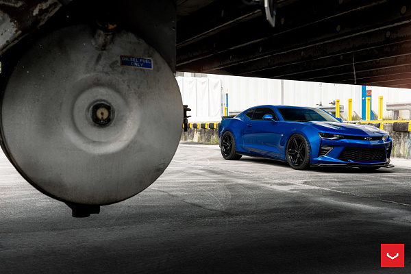 Фото дисков Vossen HF-1 Черный глянец на Chevrolet Camaro VI