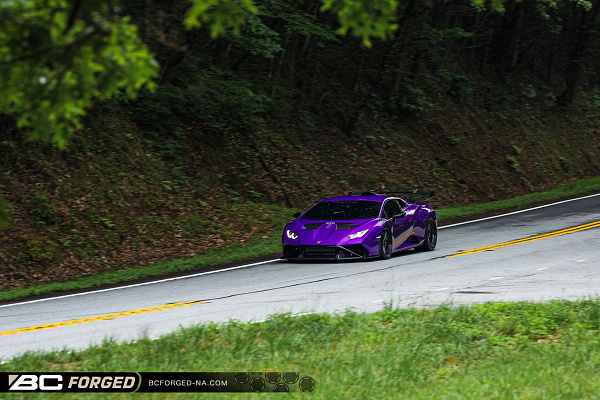 Фото дисков BC Forged TD01 Черный глянец на Lamborghini Huracan