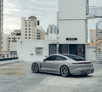 Фото дисков Vossen LC3-03T на Porsche Taycan I