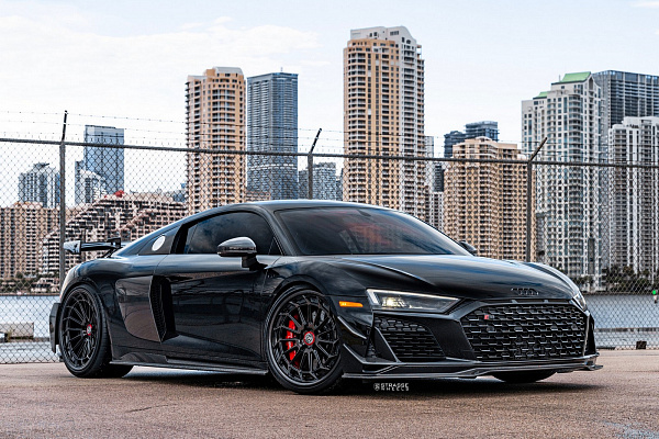 Фото дисков Strasse Wheels SV15FF Deep Concave FS Другой цвет на Audi R8 (4S)