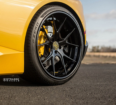 Фото дисков Strasse Wheels SM5R Deep Concave FS на Lamborghini Huracan