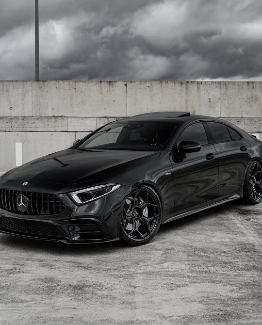 Фото дисков R804.C Черный глянец на Mercedes-Benz CLS (C257)