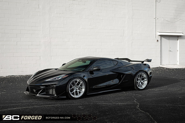 Фото дисков BC Forged HCS02 Полированный лак на Chevrolet Corvette C8