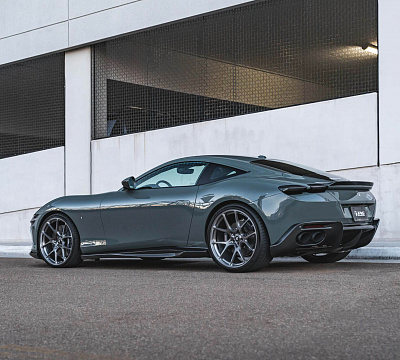 Фото дисков HRE 521M на Ferrari Roma
