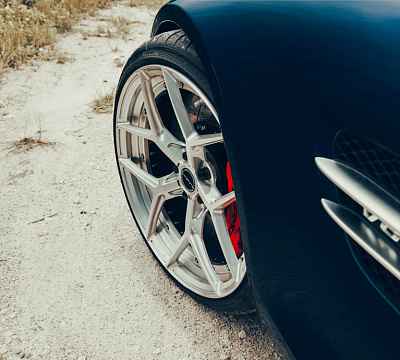Фото дисков Brixton Forged PF7 на Mercedes-Benz AMG GT I