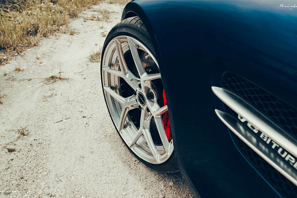 Фото дисков Brixton Forged PF7 Глянцевый лак на Mercedes-Benz AMG GT I