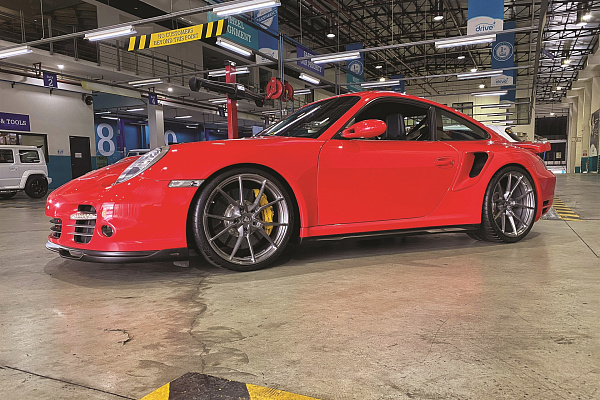Фото дисков Anrky AN12 Глянцевый темный лак на Porsche 911 VI