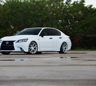 Фото дисков Vossen VFS-6 на Lexus GS IV