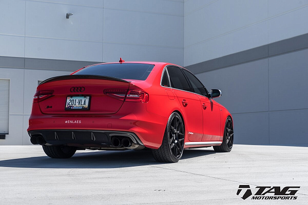 Фото дисков HRE FF01 Черный сатин на Audi A/S/RS 4 (B8)