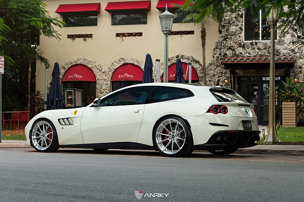 Фото дисков Anrky AN28 Полированный лак на Ferrari GTC4Lusso