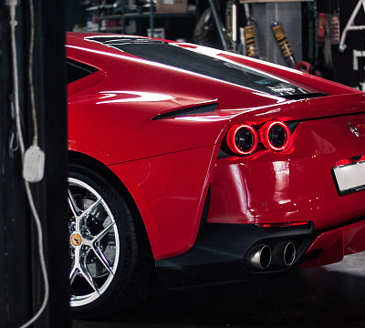 Фото дисков Vossen S21-01 на Ferrari 812
