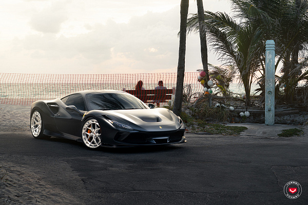Фото дисков Vossen LC3-01T Глянцевый лак на Ferrari F8