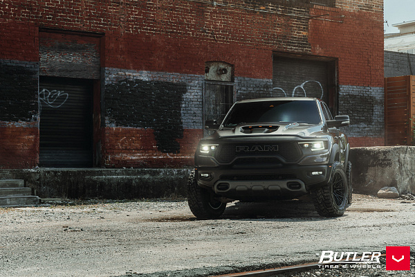 Фото дисков Vossen HF6-5 Черный глянец на Ram 1500 V