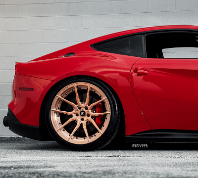 Фото дисков Strasse Wheels SV5 Deep Concave Duoblock на Ferrari 812
