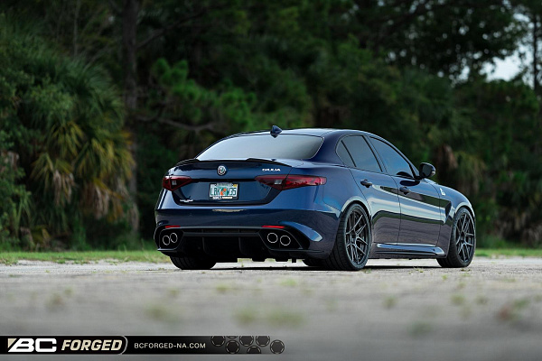 Фото дисков BC Forged HCA381 Сатиновый графит на Alfa Romeo Giulia II (952)