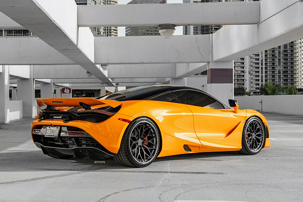 Фото дисков Strasse Wheels SV20M Deep Concave FS Черный матовый на McLaren 720S
